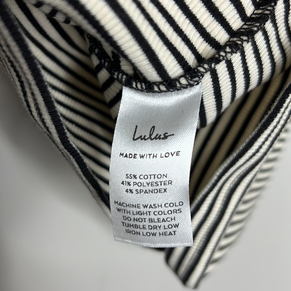 NWT - Lulu’s off the shoulder, short sleeve top. Size small. Brand new! - Picture 4 of 4